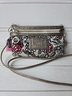 Vintage Coach Poppy Daisy Floral Graffiti Wristlet Crossbody Bag